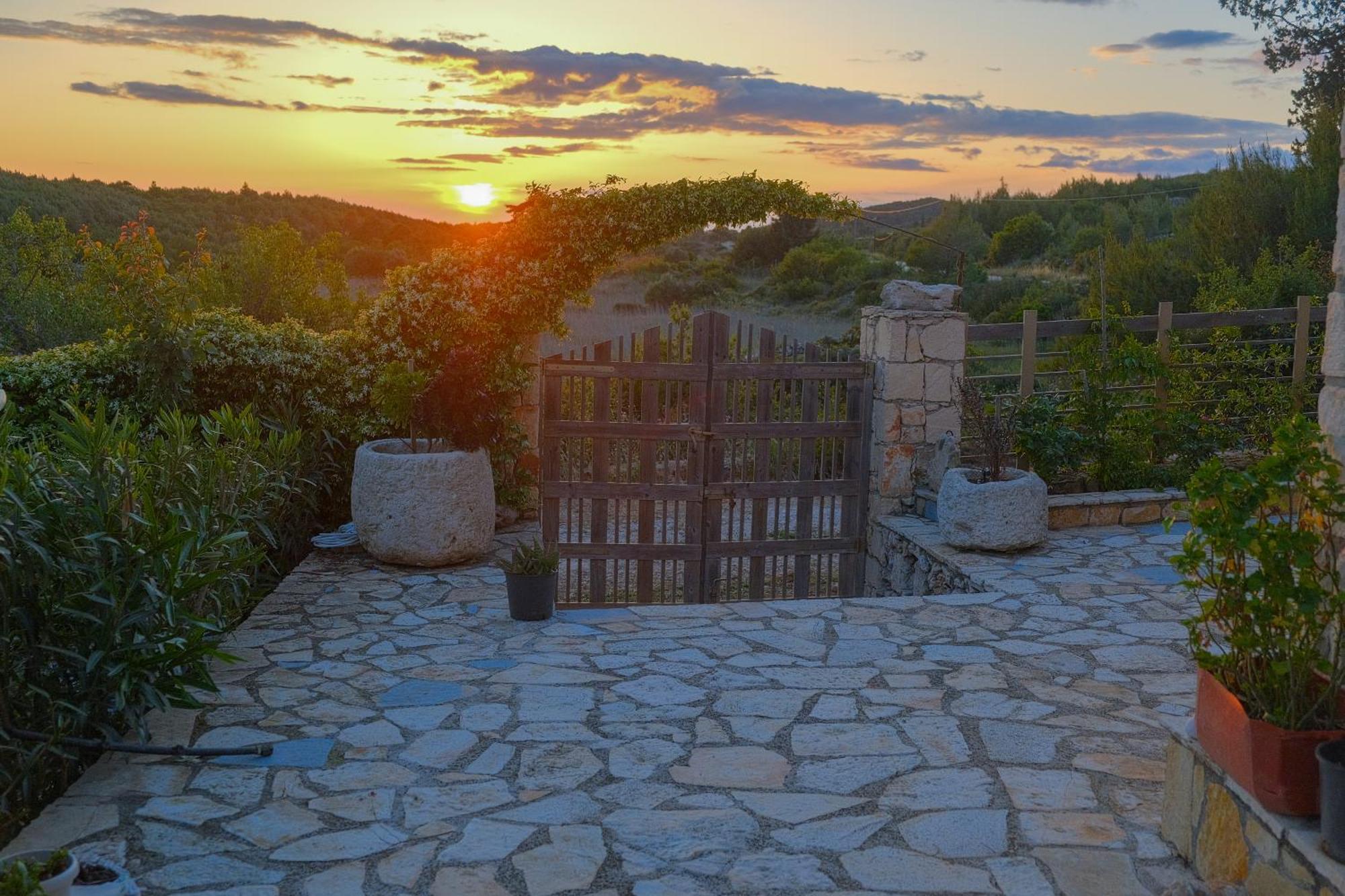 Fterini Apartments Sterna & Alletri Agios Leon 외부 사진